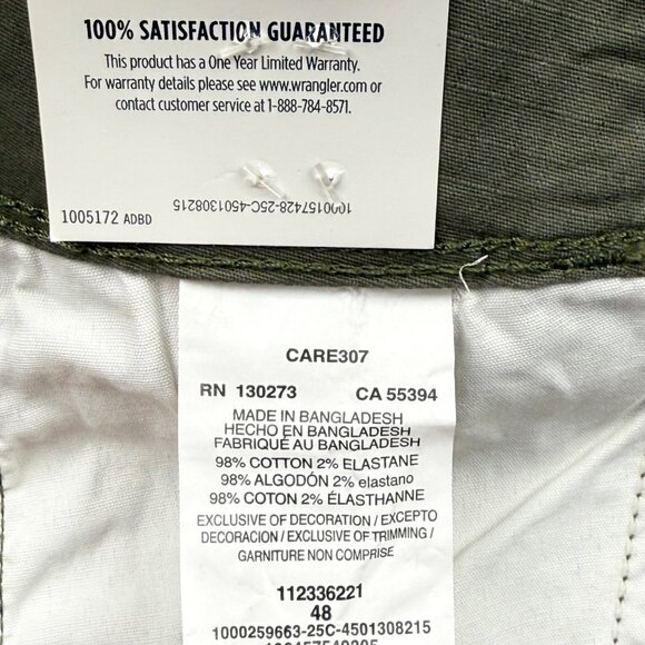 Wrangler Men's Relaxed Fit Low Stretch Green Cargo Shorts Size 48 Inseam 10" NWT - Picture 6 of 10